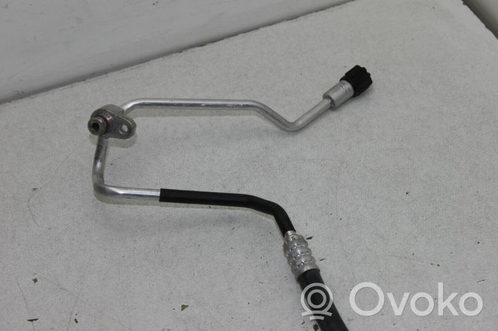 Audi A4 S4 B9 Ilmastointilaitteen putki (A/C) 8W1820720F