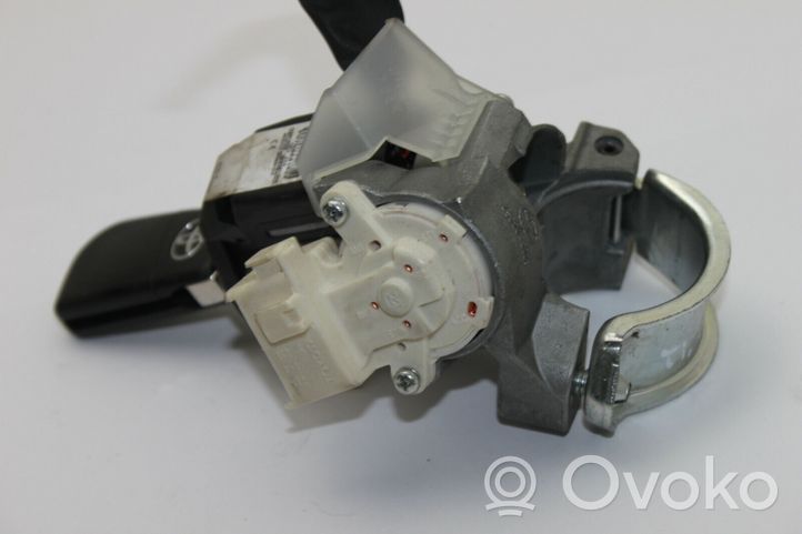 Toyota Avensis T270 Ignition lock 8978305030