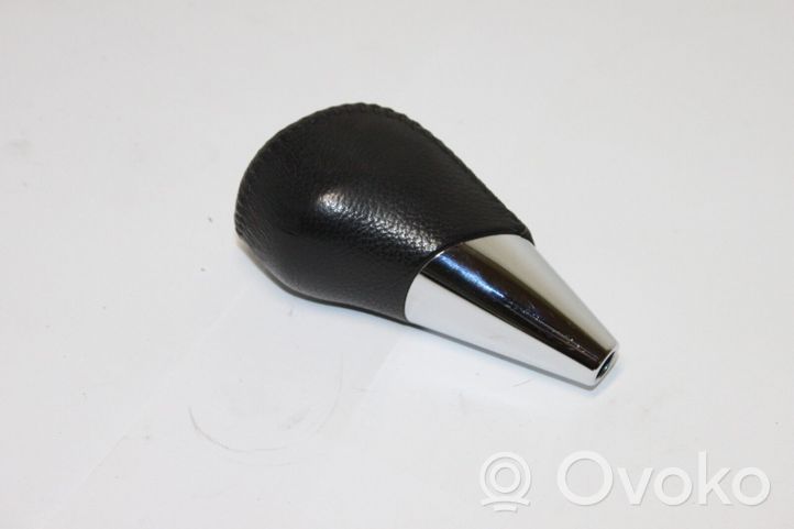 Toyota Avensis T270 Gear lever shifter trim leather/knob 