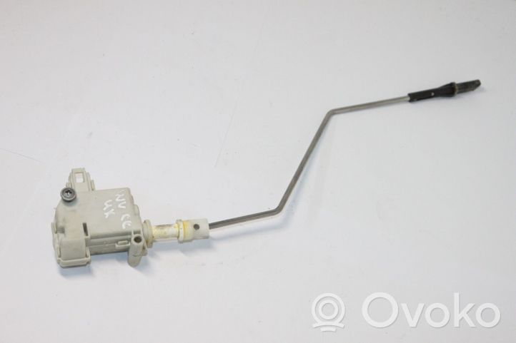 Volkswagen PASSAT CC Moteur de verrouillage trappe à essence 3C8810773A