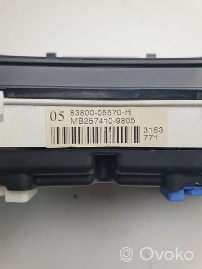 Toyota Avensis T250 Compteur de vitesse tableau de bord 8380005570H