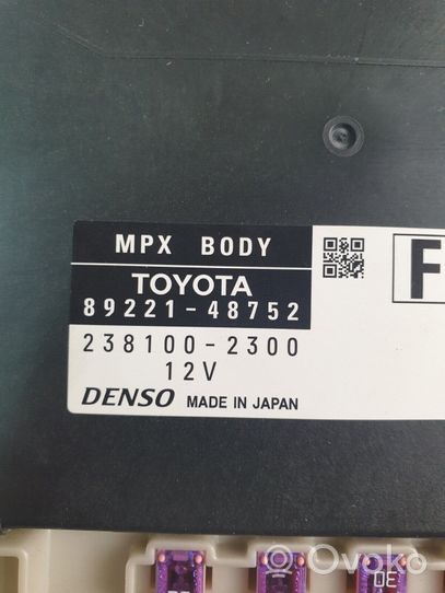 Lexus RX 450H Module de fusibles 8273048J20