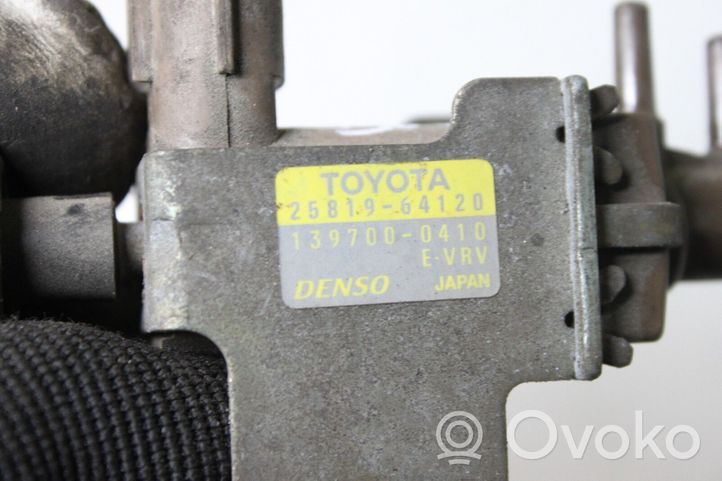 Toyota Avensis T220 Tyhjiöputki 2581964120