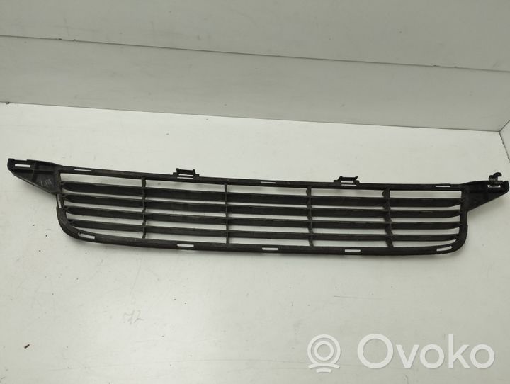 Toyota Avensis T270 Front bumper lower grill 5511205080