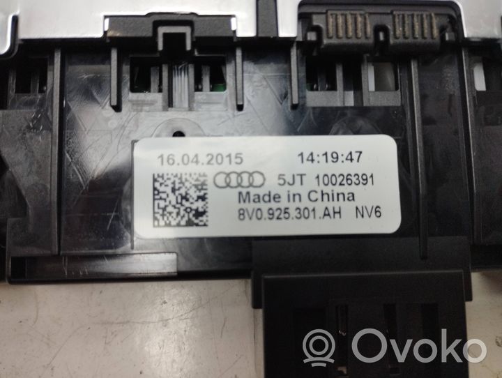 Audi A3 S3 8V Interrupteur feux de détresse 8V0925301AH