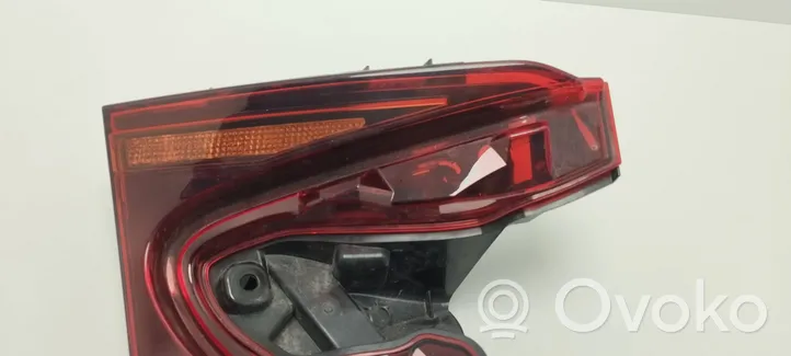 Toyota C-HR Luci posteriori del portellone del bagagliaio 81590F4130