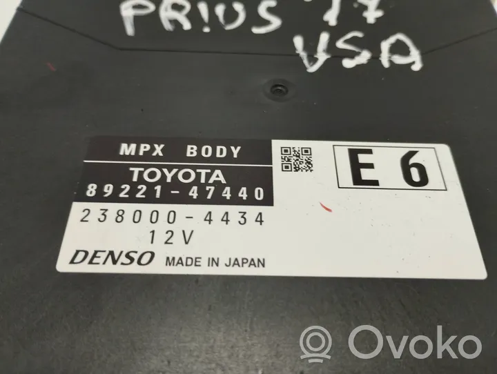 Toyota Prius (XW50) Блок предохранителей 8273047530C