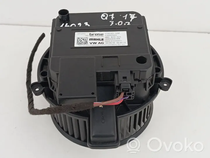 Audi Q7 4M Ventola riscaldamento/ventilatore abitacolo 4M1820021