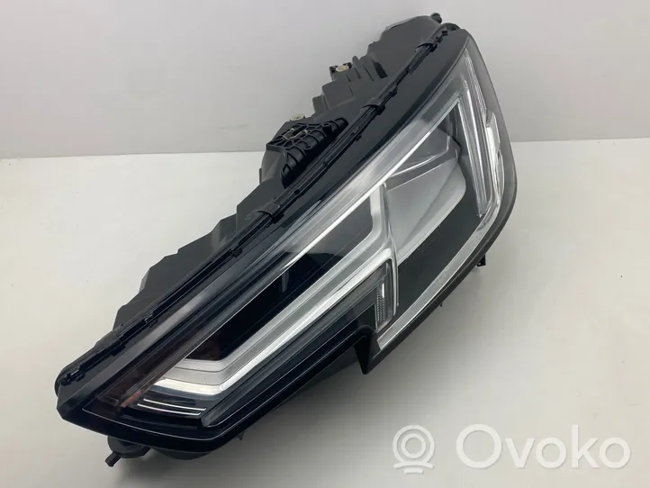 Audi A4 S4 B9 Lampa przednia 8w0941033b