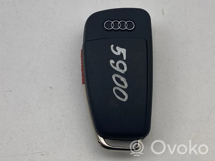 Audi A3 S3 8V Užvedimo raktas (raktelis)/ kortelė 8V0837220E