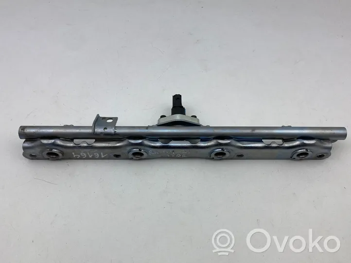 Toyota RAV 4 (XA50) Kraftstoffverteiler Einspritzleiste 8945833030