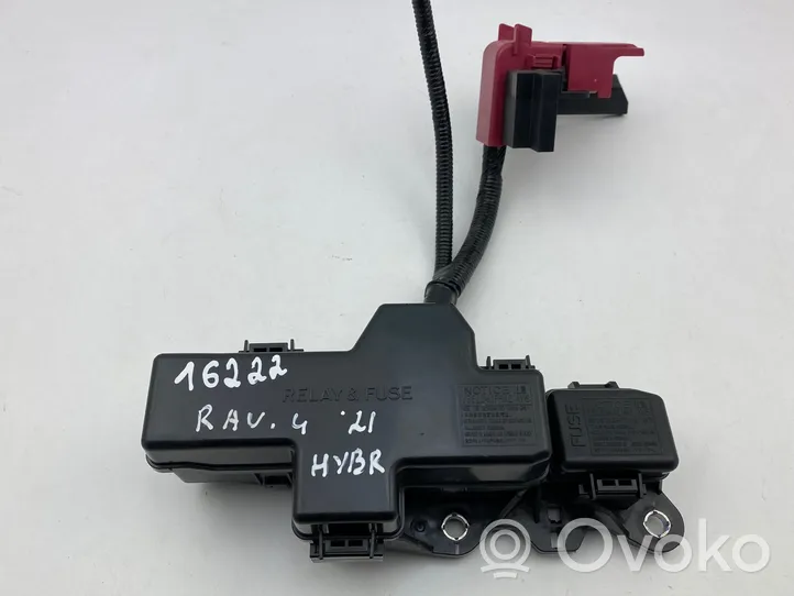 Toyota RAV 4 (XA50) Drošinātāju bloks 8266242720