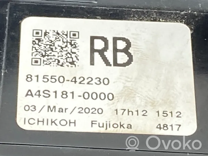 Toyota RAV 4 (XA50) Galinis žibintas dangtyje 8155042230