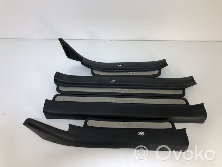 Toyota Avensis T250 Garniture marche-pieds avant 6791305040