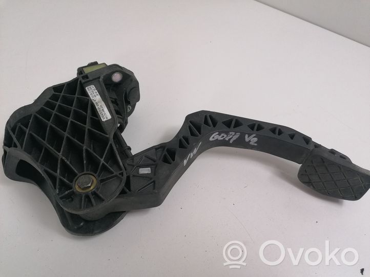 Volkswagen Jetta V Clutch pedal 1K1721059DM