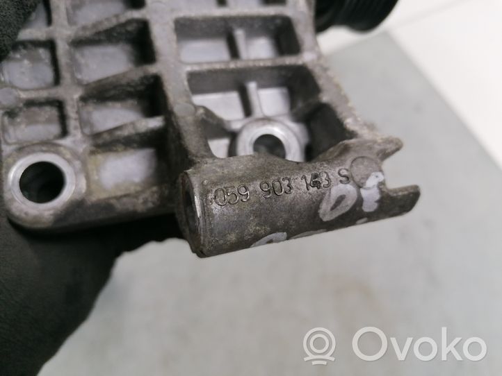 Audi A4 S4 B8 8K Staffa di montaggio del compressore dell’A/C 059903143S