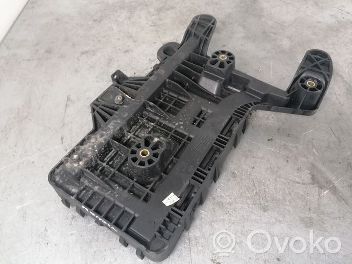 Volkswagen Tiguan Boîte de batterie 1K0915333C