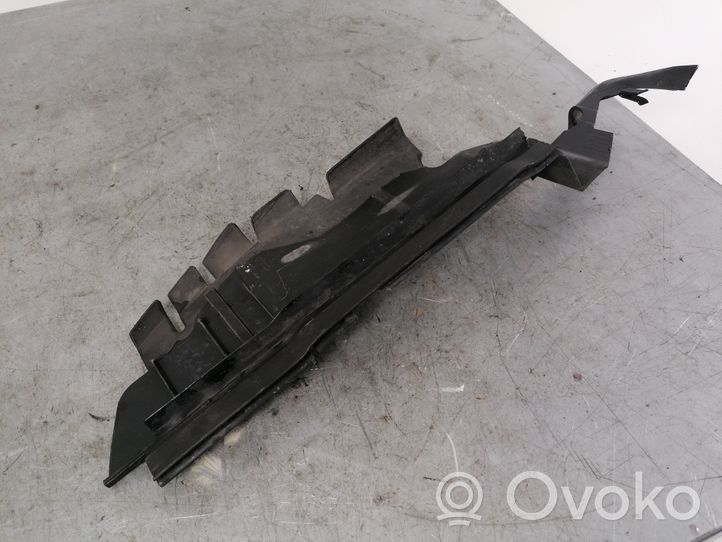 Audi A8 S8 D3 4E Pannello laterale di supporto del radiatore 4E0121283D