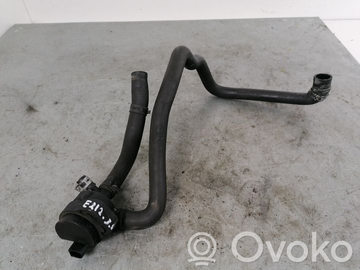 A2128300996 MercedesBenz E W212 Pompe à eau de liquide de