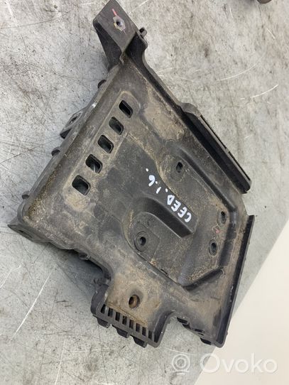 KIA Ceed Battery tray 371502H000