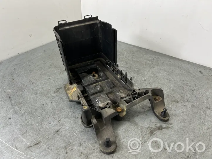 Audi A3 S3 A3 Sportback 8P Boîte de batterie 1K0915333B