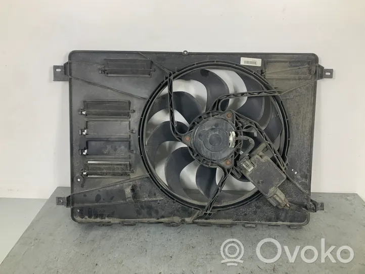 Volvo V60 Radiator cooling fan shroud 8240513