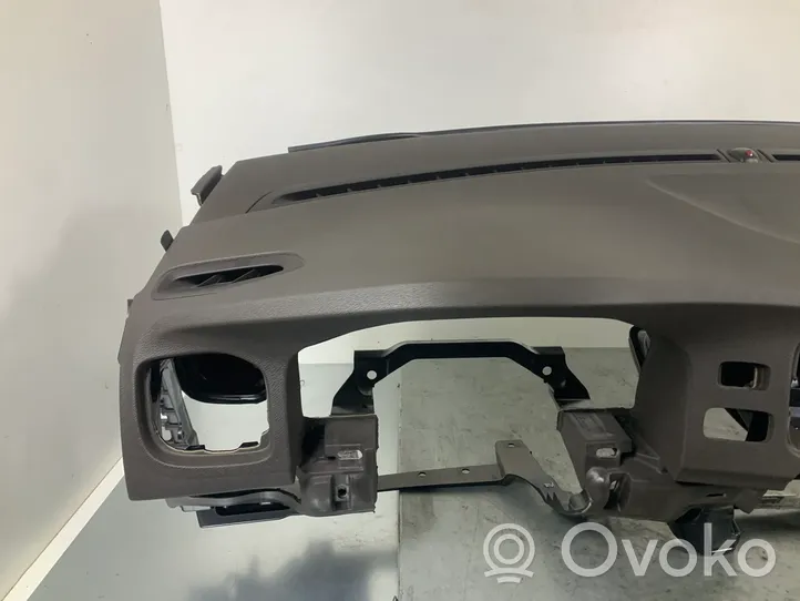 Volvo V60 Panelė 332800101