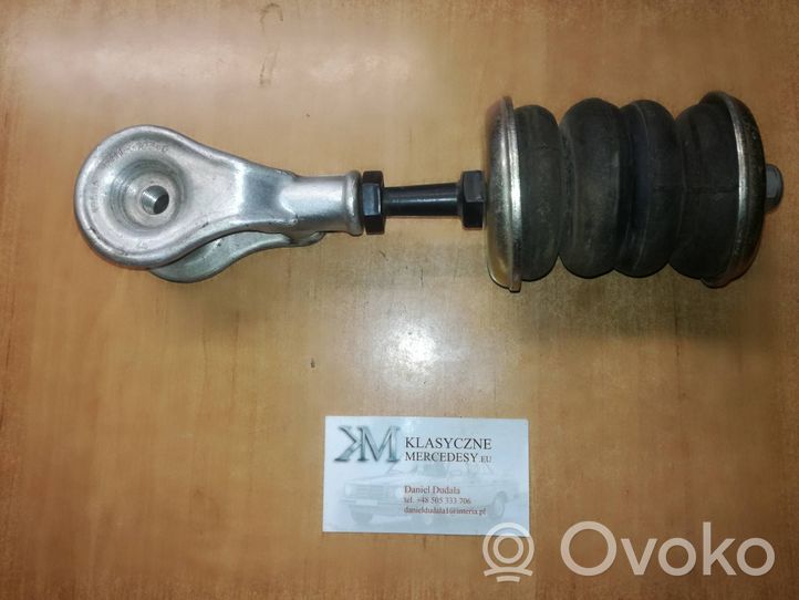 Mercedes-Benz S W116 Staffa di rinforzo per l’ammortizzatore anteriore 1113510340