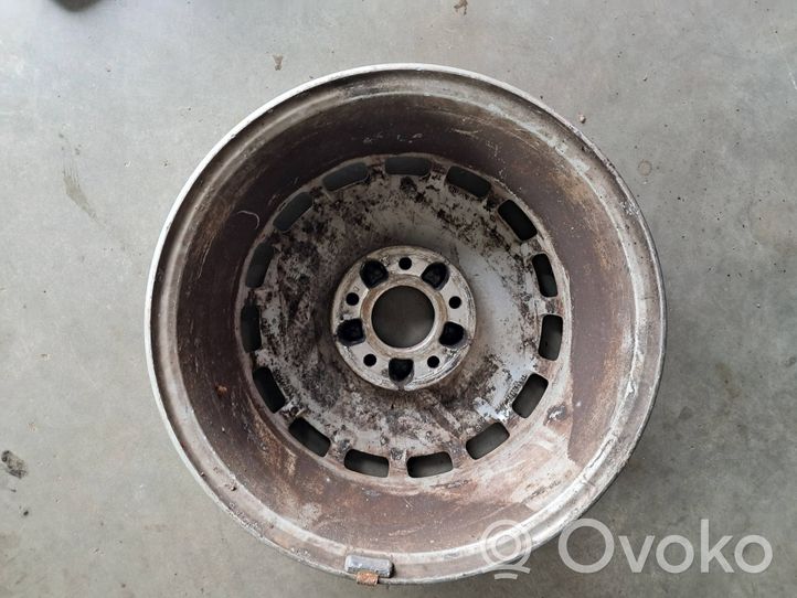 Mercedes-Benz E W124 R 15 plieninis štampuotas ratlankis (-iai) 1244010802