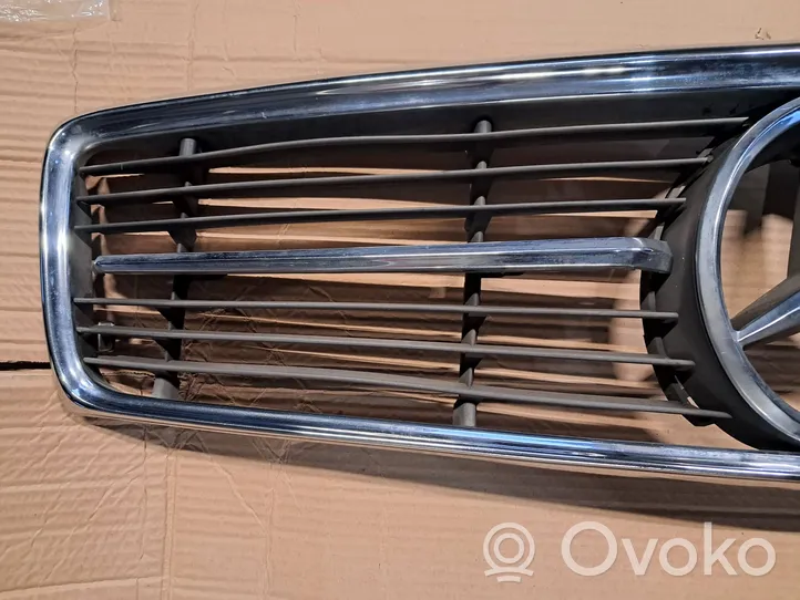 Mercedes-Benz SL R107 Atrapa chłodnicy / Grill 1078880215