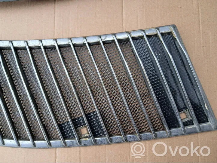 Mercedes-Benz W123 Grille calandre de capot 1238362465