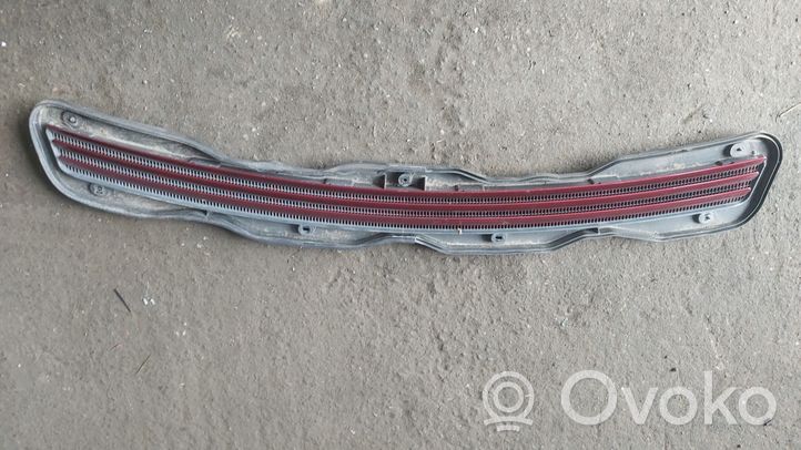 Mercedes-Benz E W210 Grille calandre de capot A2108800705LL