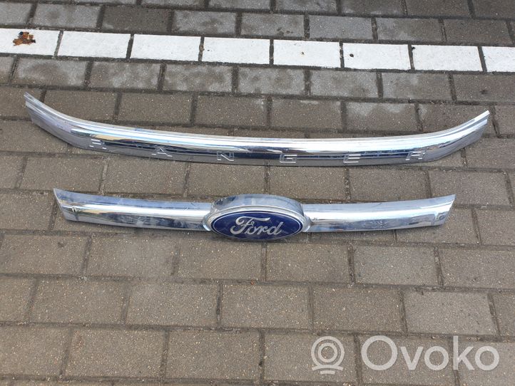 Ford Ranger Etupuskurin ylempi jäähdytinsäleikkö AB398169AD