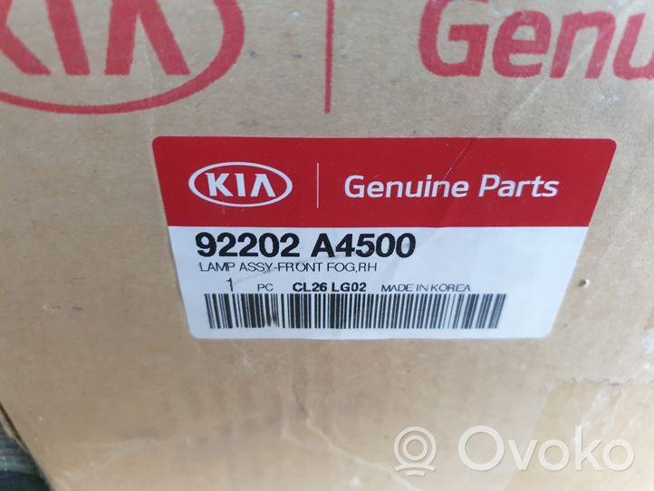 KIA Carens III Feu antibrouillard avant 92202A4500