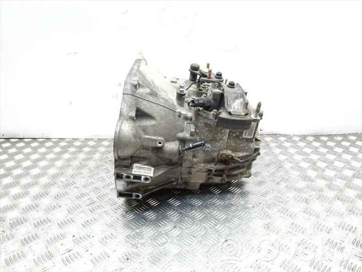 KIA Carnival Manual 6 speed gearbox 430003B100