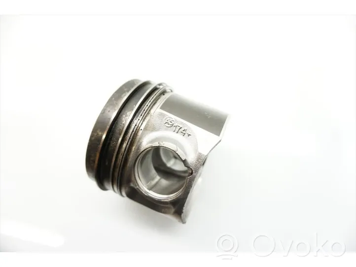 Volkswagen Touareg II Piston 