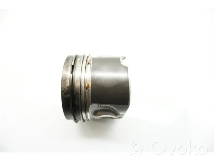 Volkswagen Touareg II Piston 