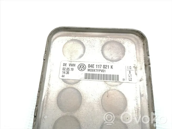 Volkswagen Golf Cross Dzinēja eļļas radiators 04E117021K