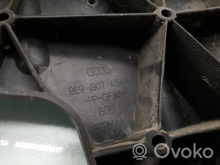 Audi A4 S4 B7 8E 8H Takapuskurin kannake 8E9807454A