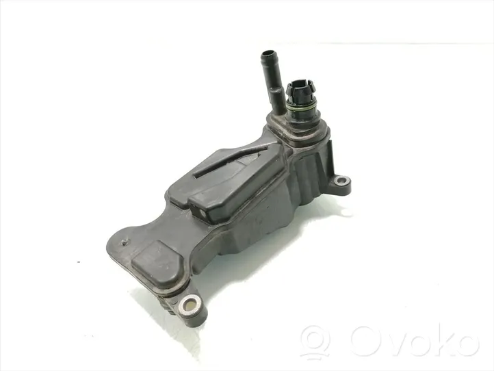 Mercedes-Benz A W176 Separatore dello sfiato dell’olio A2700104203