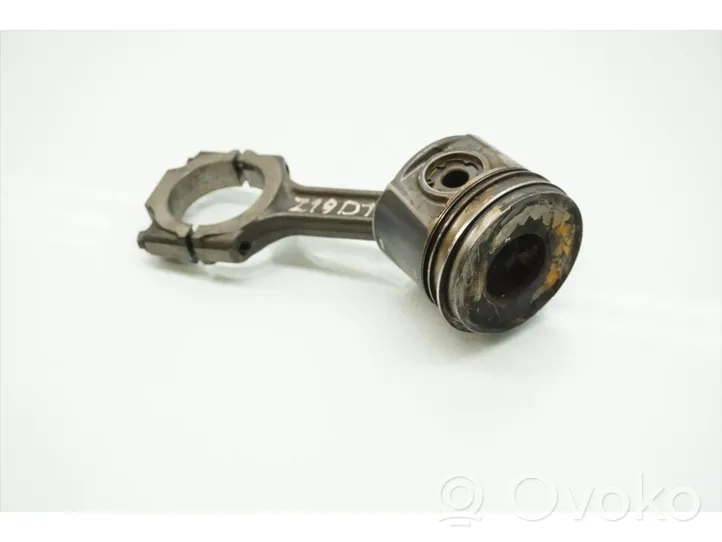 Opel Zafira B Connecting rod/conrod 