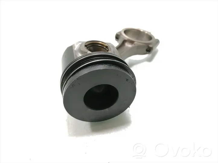 Mitsubishi Grandis Piston avec bielle 