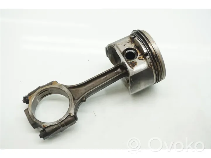 Ford Taurus Piston with connecting rod 