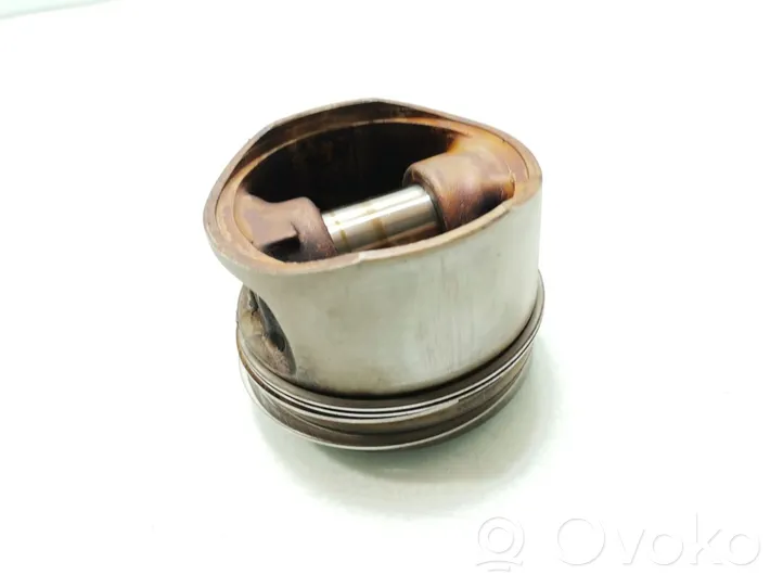 Volvo S70  V70  V70 XC Piston 