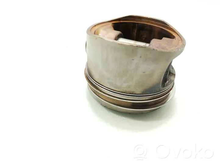 Volvo S70  V70  V70 XC Piston 