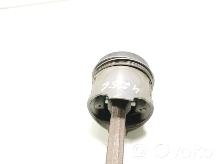 Mitsubishi L300, Cosmos Piston with connecting rod 