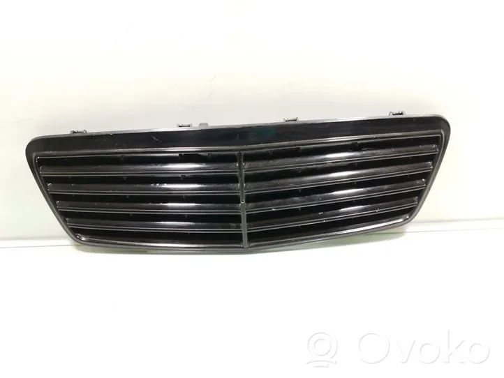 Mercedes-Benz CLK AMG A208 C208 Grille de calandre avant 2088800085