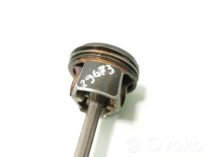 Skoda Rapid (NH) Piston avec bielle 04ER