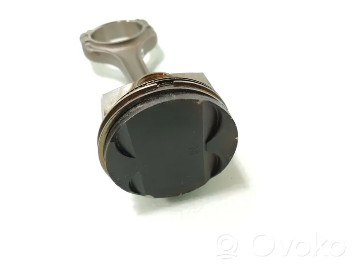 Skoda Rapid (NH) Piston avec bielle 04ER