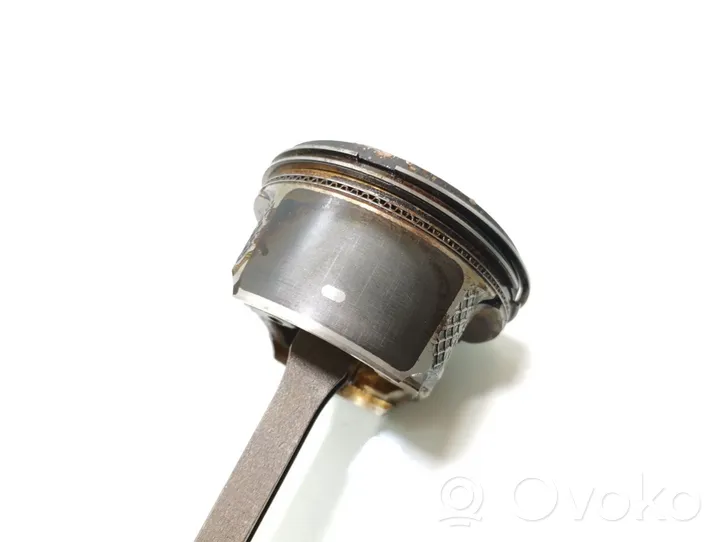 Ford Focus Piston avec bielle 